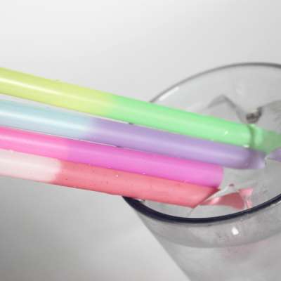 large plastic disposable color change drinking straw